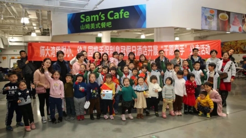 南昌商场里，这群孩子的举动被人拍下来了…