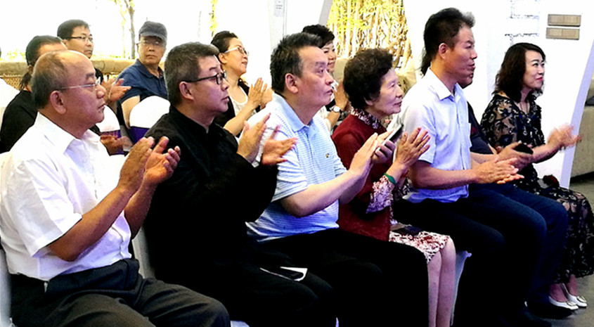 中国遇见国际作家村今天在新疆遇见艺术庄园挂牌 中国遇见国际作家村今天在新疆遇见艺术庄园挂牌