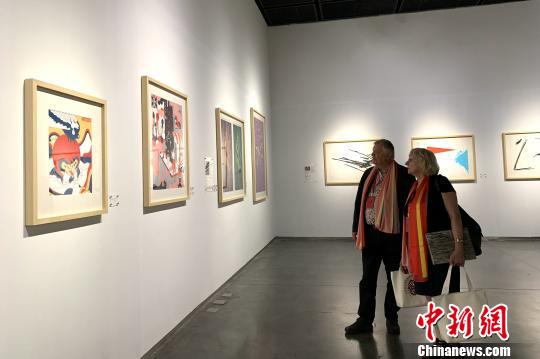 德国观众现场参展。 李佩珊 摄 德国观众现场参展。 李佩珊 摄