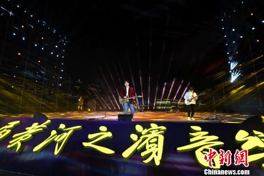 兰州首届黄河之滨音乐节现场。　杨艳敏 摄