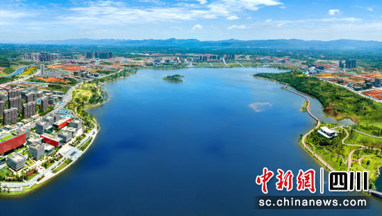 天府新区兴隆湖一景。 天府新区兴隆湖一景。