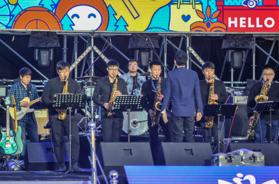 2019长春消夏艺术节启幕:“乐队专场”“盛装巡游”奉献市民饕餮盛宴 2019长春消夏艺术节启幕:“乐队专场”“盛装巡游”奉献市民饕餮盛宴